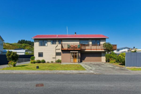 A Classic Kiwi Bach in South Bay, Kaikoura
